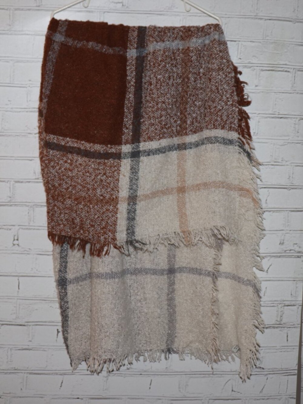 🤎 Plaid Fringe Throw Blanket · 50" × 50"
